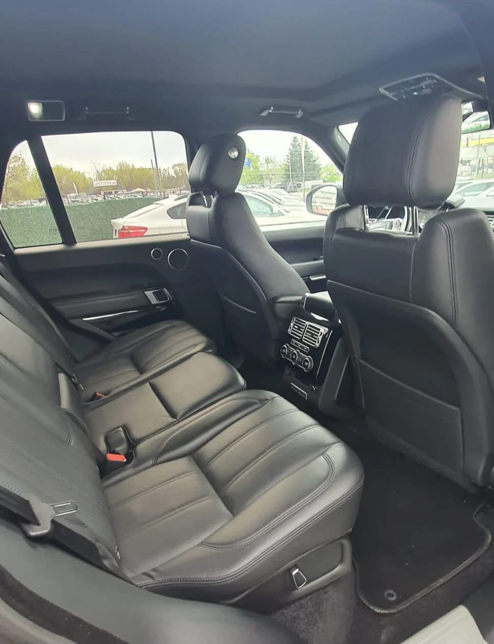 Land Rover Range rover Autobiography 3.0 TDV6 Luxury SUV, снимка 9 - Автомобили и джипове - 54383372