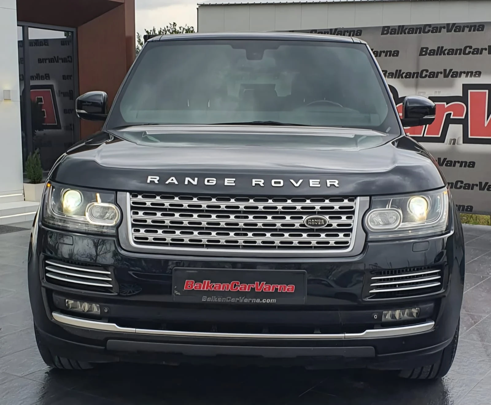 Land Rover Range rover Autobiography 3.0 TDV6 Luxury SUV, снимка 2 - Автомобили и джипове - 54383372