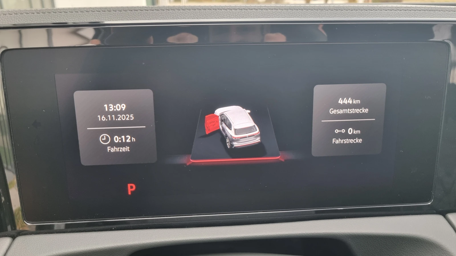 VW Tiguan 1.5TSI eHybrid R-Line , снимка 13 - Автомобили и джипове - 54864871