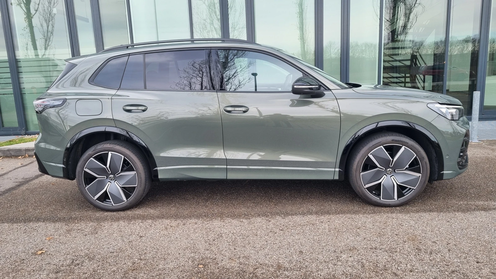 VW Tiguan 1.5TSI eHybrid R-Line , снимка 7 - Автомобили и джипове - 54864871