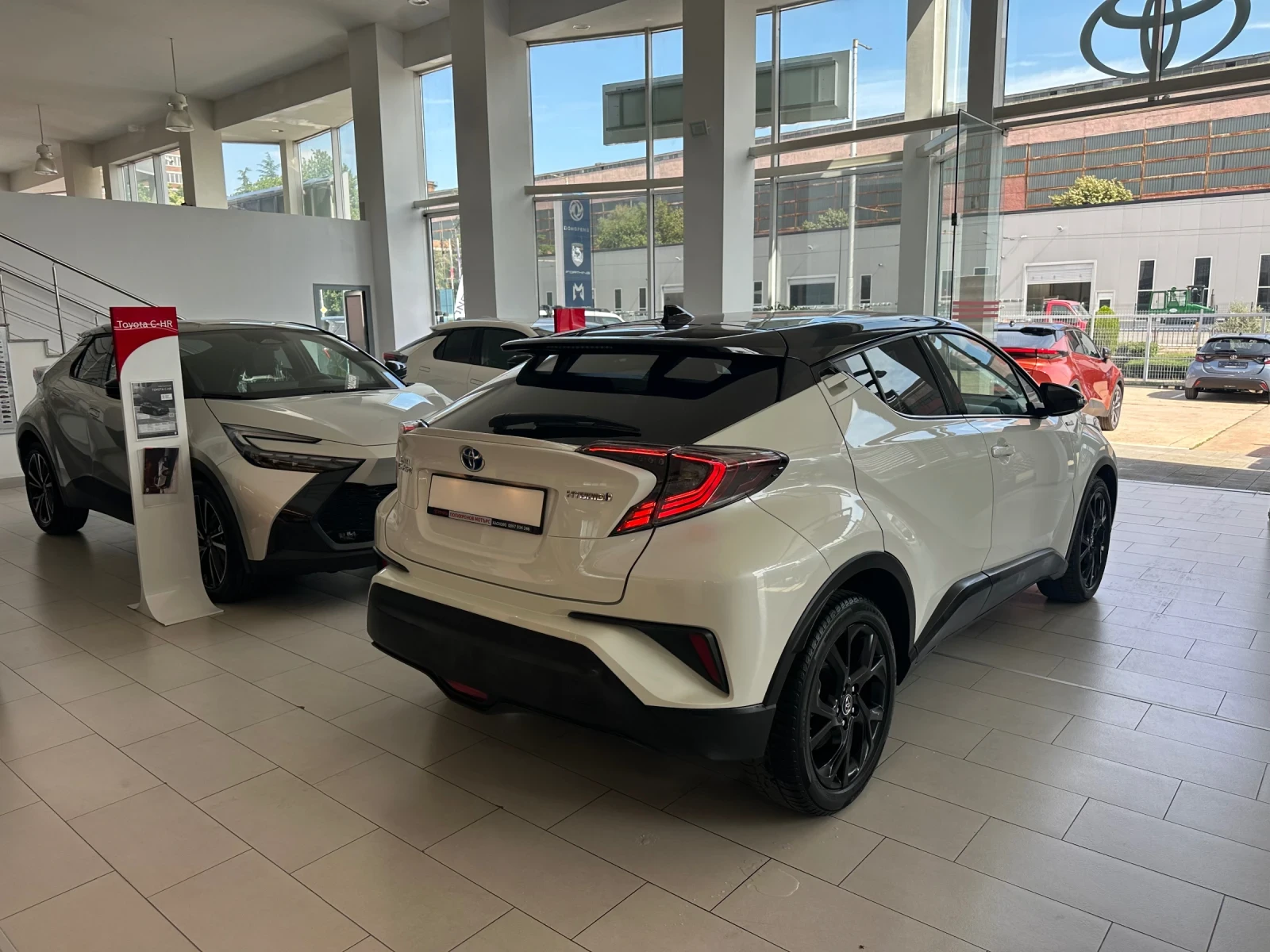 Toyota C-HR Classy, снимка 5 - Автомобили и джипове - 54961774