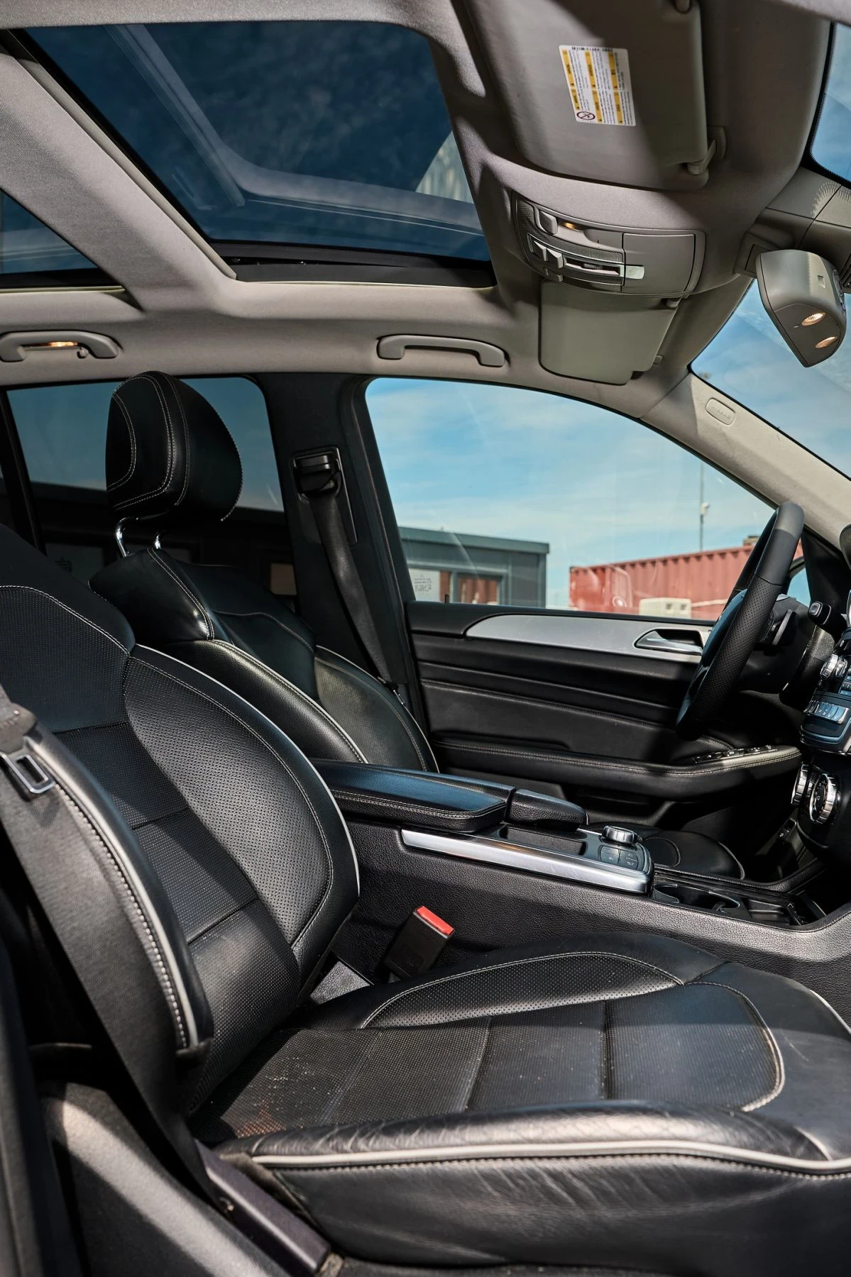 Mercedes-Benz ML 350 AMG-OPTIC * INTELLIGENT LIGHT * Harman kardon * 4X, снимка 14 - Автомобили и джипове - 55042851