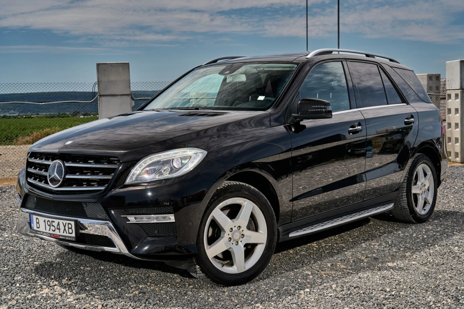 Mercedes-Benz ML 350 AMG-OPTIC * INTELLIGENT LIGHT * Harman kardon * 4X, снимка 3 - Автомобили и джипове - 55042851