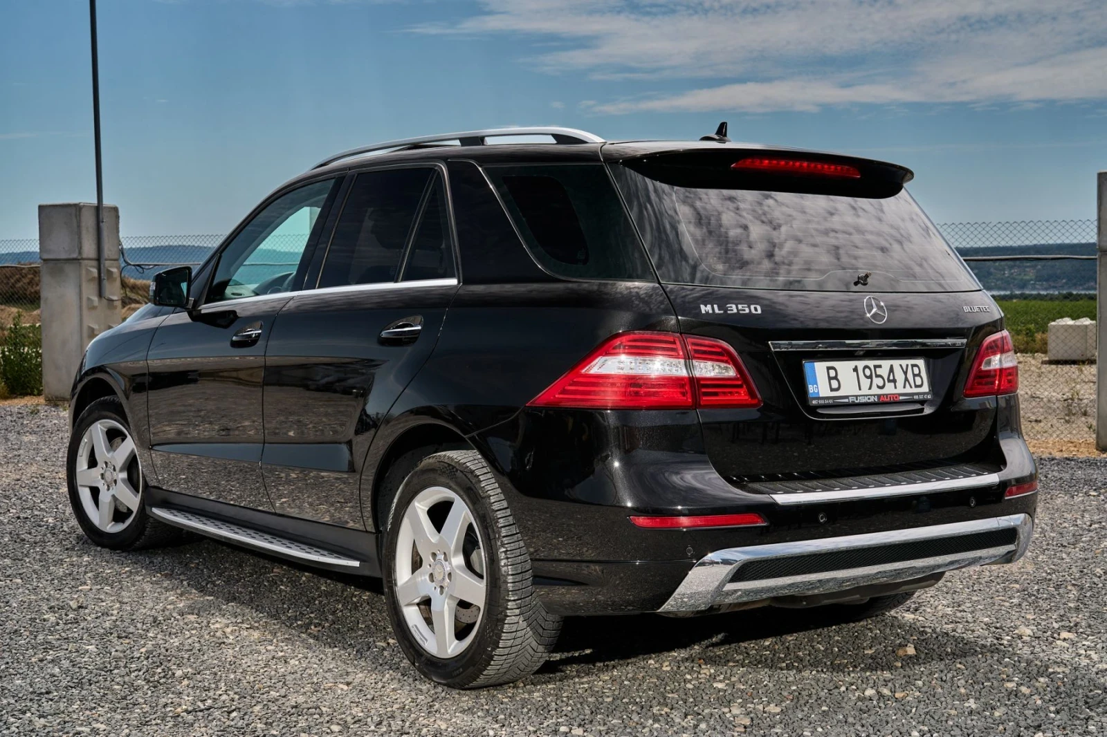 Mercedes-Benz ML 350 AMG-OPTIC * INTELLIGENT LIGHT * Harman kardon * 4X, снимка 6 - Автомобили и джипове - 55042851