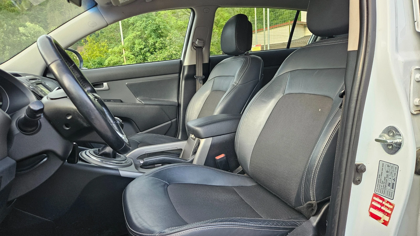 Kia Sportage 1.7 Crdi NAVIG/KOJA/KLIMA/6skorosti, снимка 11 - Автомобили и джипове - 55405496