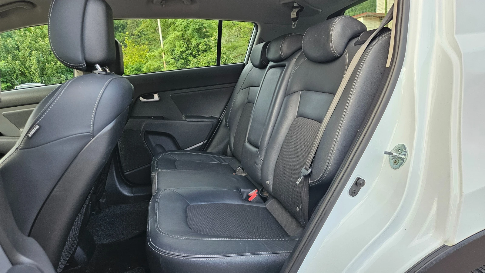 Kia Sportage 1.7 Crdi NAVIG/KOJA/KLIMA/6skorosti, снимка 13 - Автомобили и джипове - 55405496