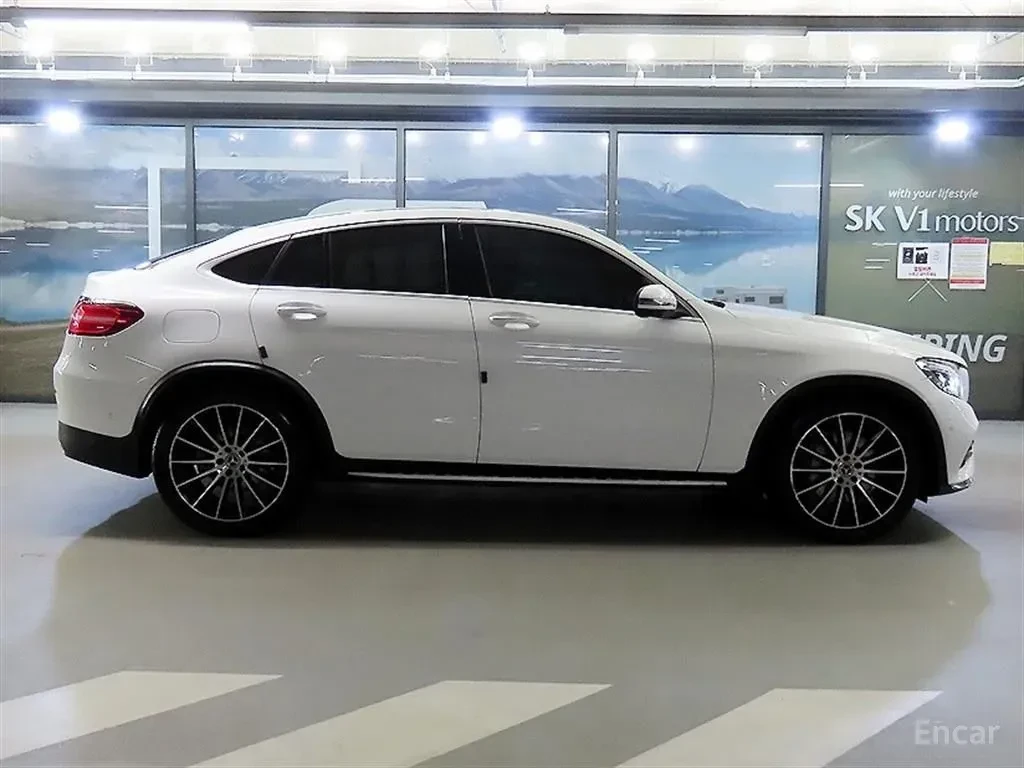Mercedes-Benz GLC 300 COUPE* AMG* LINE* BURMESTER* ХЕДЪП* 360КАМЕРА* , снимка 3 - Автомобили и джипове - 56246376