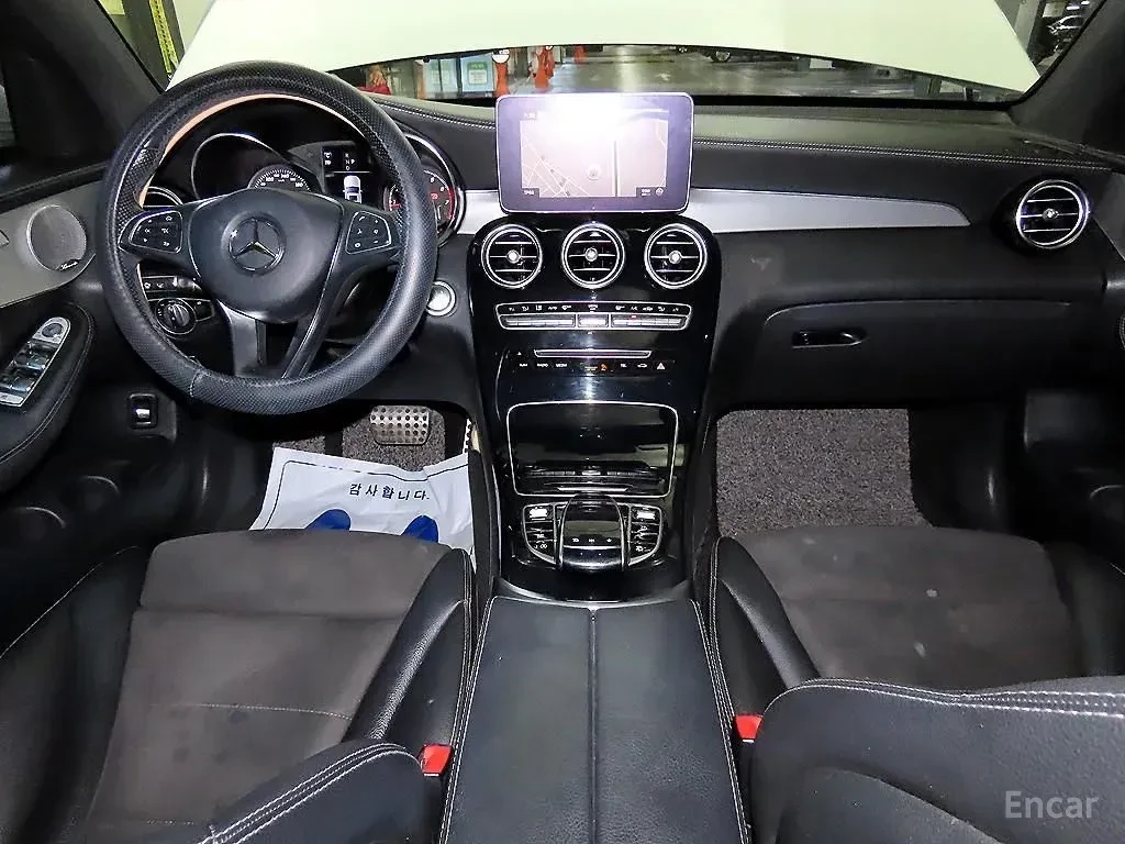 Mercedes-Benz GLC 300 COUPE* AMG* LINE* BURMESTER* ХЕДЪП* 360КАМЕРА* , снимка 6 - Автомобили и джипове - 56246376