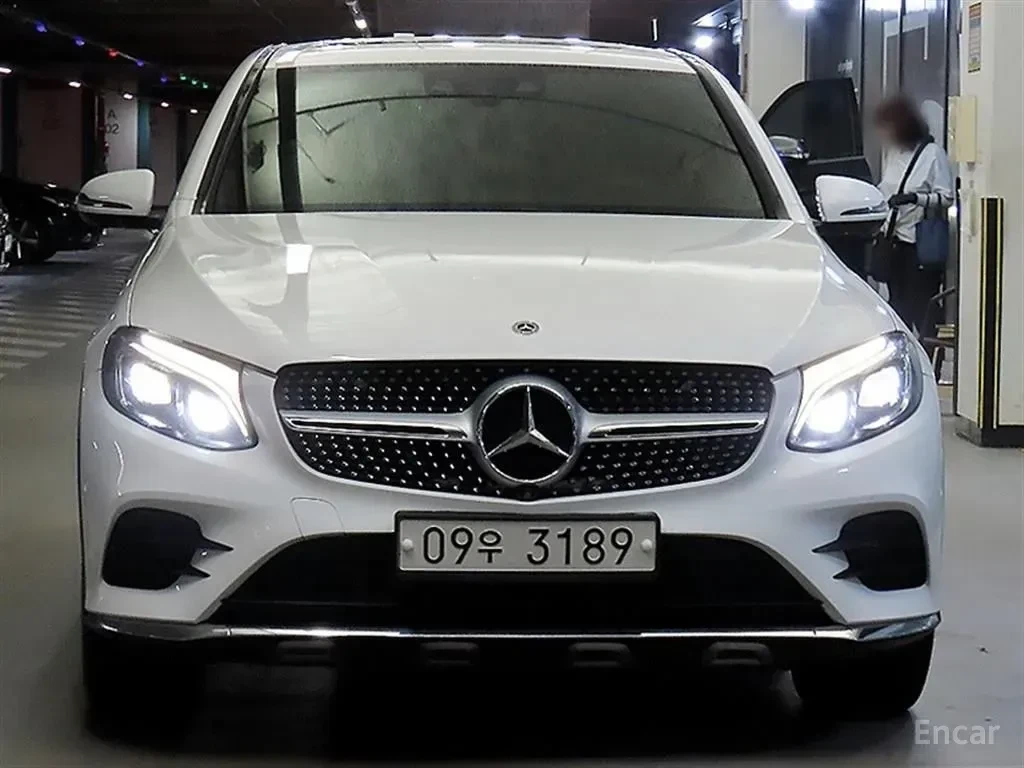Mercedes-Benz GLC 300 COUPE* AMG* LINE* BURMESTER* ХЕДЪП* 360КАМЕРА* , снимка 4 - Автомобили и джипове - 56246376