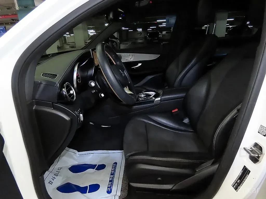 Mercedes-Benz GLC 300 COUPE* AMG* LINE* BURMESTER* ХЕДЪП* 360КАМЕРА* , снимка 15 - Автомобили и джипове - 56246376
