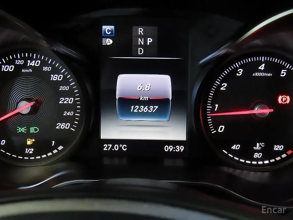 Mercedes-Benz GLC 300 COUPE* AMG* LINE* BURMESTER* ХЕДЪП* 360КАМЕРА* , снимка 11 - Автомобили и джипове - 56246376