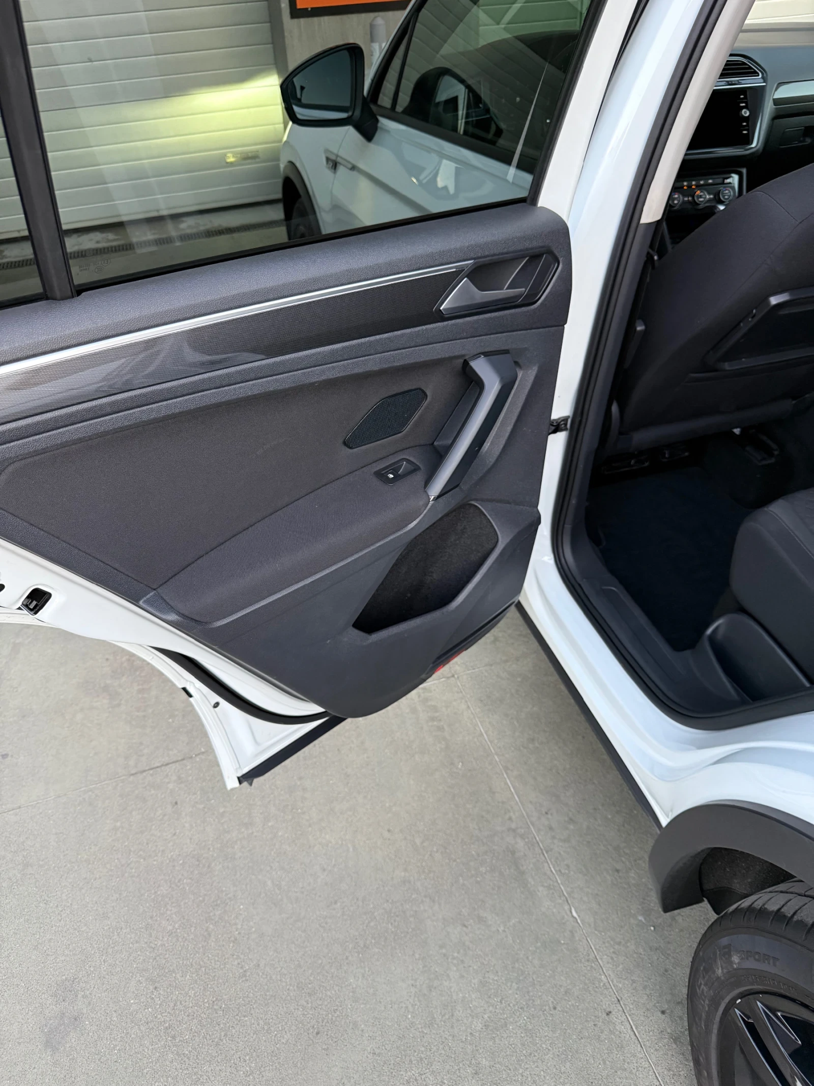 VW Tiguan  (facelift 2020) R-Line 2.0 TDI (150 ��)  | Mobile.bg � ����������� 11