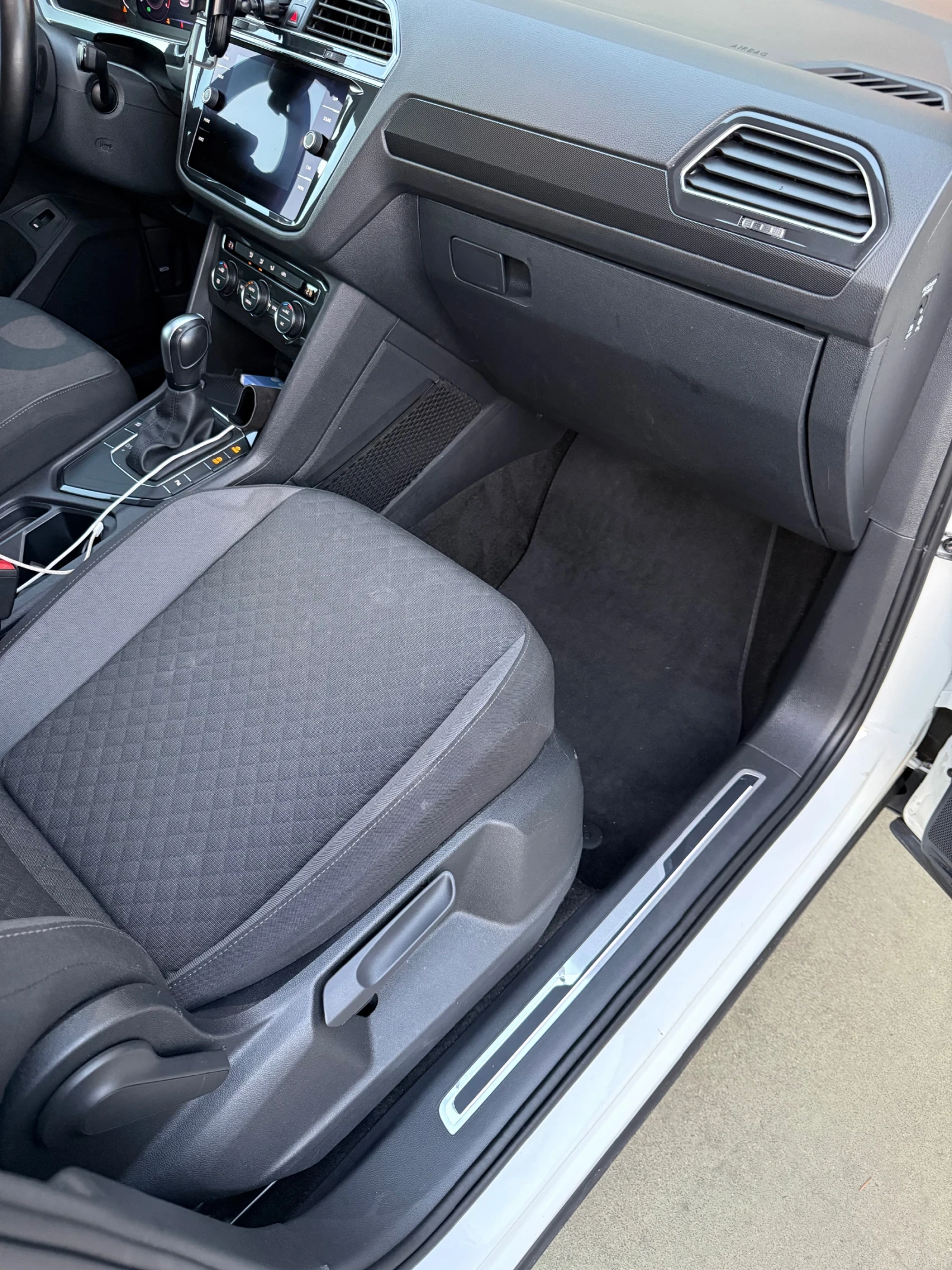 VW Tiguan  (facelift 2020) R-Line 2.0 TDI (150 ��)  | Mobile.bg � ����������� 10
