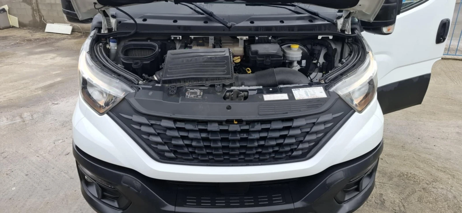 Iveco Daily 35s14, снимка 10 - Бусове и автобуси - 54157561