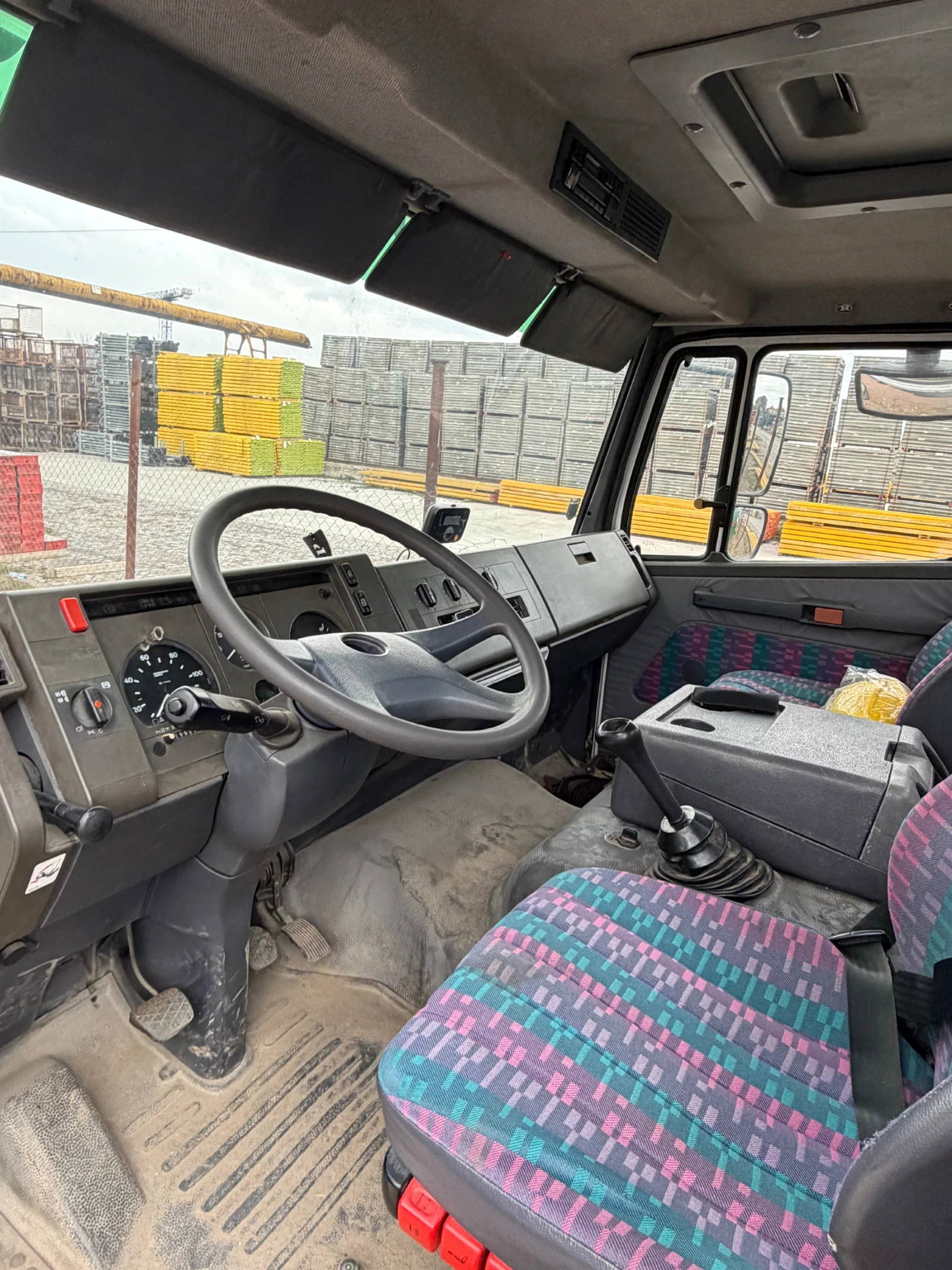 Mercedes-Benz 814 Кран, снимка 3 - Камиони - 56236451