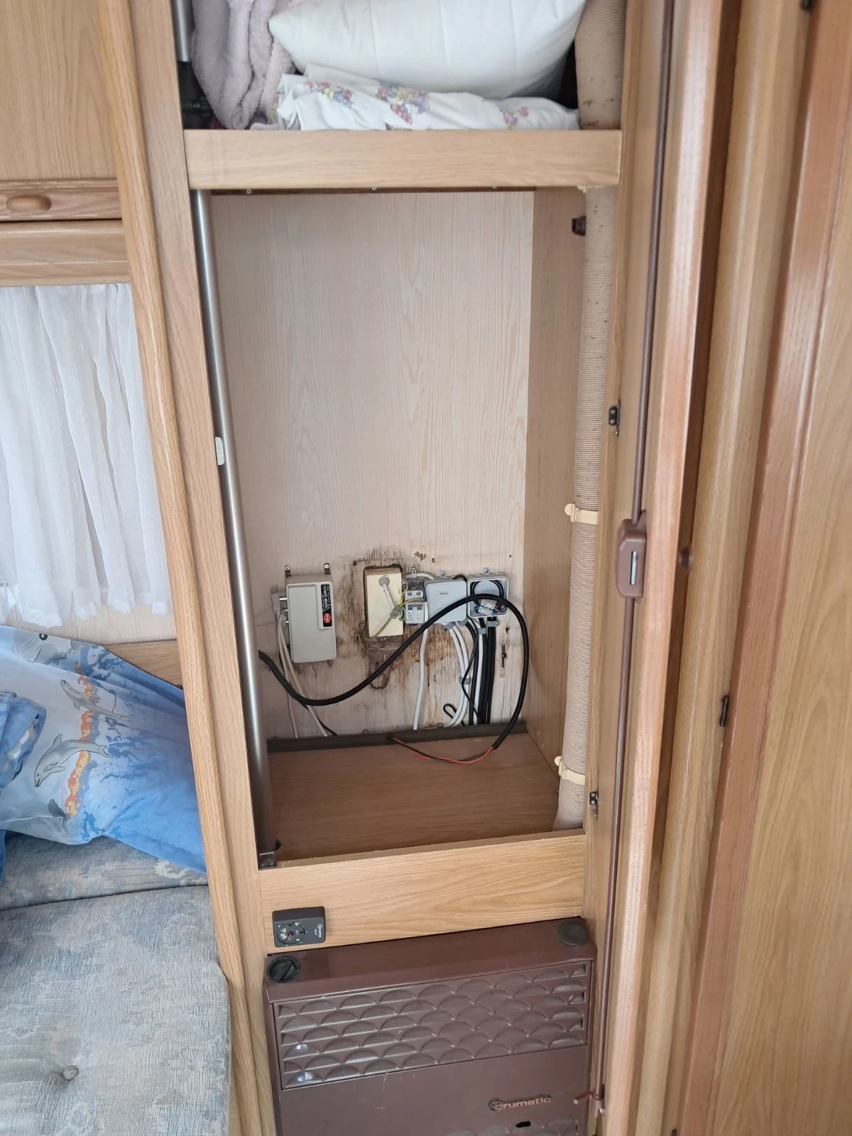 Каравана TEC Тес Тв5, снимка 4 - Каравани и кемпери - 54242227