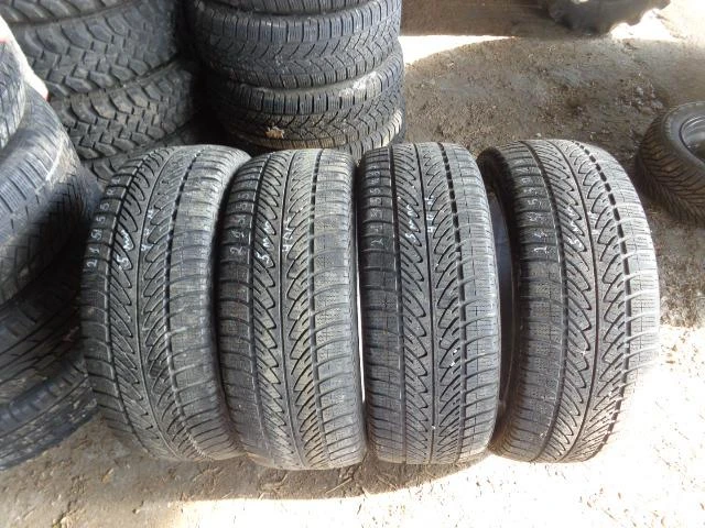 Гуми Зимни 215/55R17, снимка 2 - Гуми и джанти - 20871705