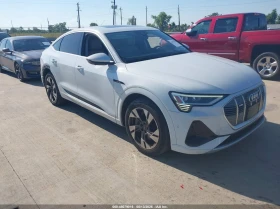 ������ Audi E-Tron