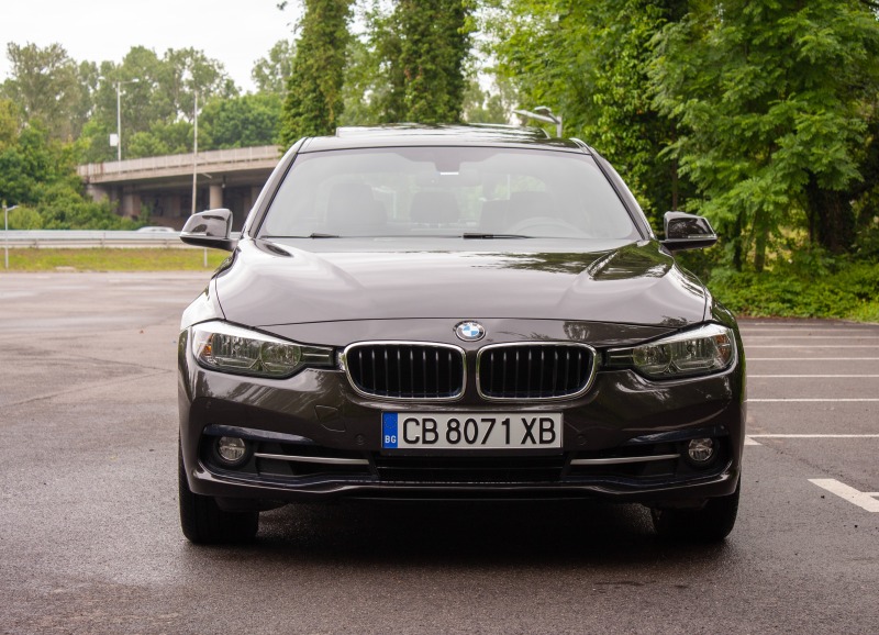 BMW 330 xDrive, снимка 4 - Автомобили и джипове - 45776923