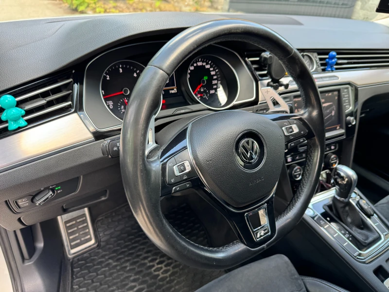 VW Passat 2.0TDi, снимка 12 - Автомобили и джипове - 48014324