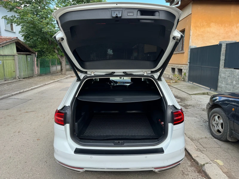 VW Passat 2.0TDi, снимка 16 - Автомобили и джипове - 48014324