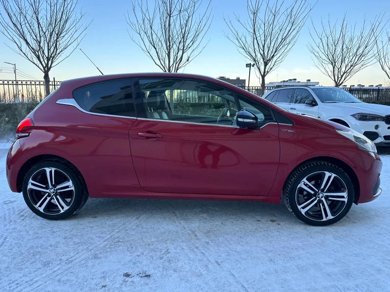 Peugeot 208 1.2t GT line+ LED+ PANORAMA+ 119000km+ euro 6b, снимка 4 - Автомобили и джипове - 48091561