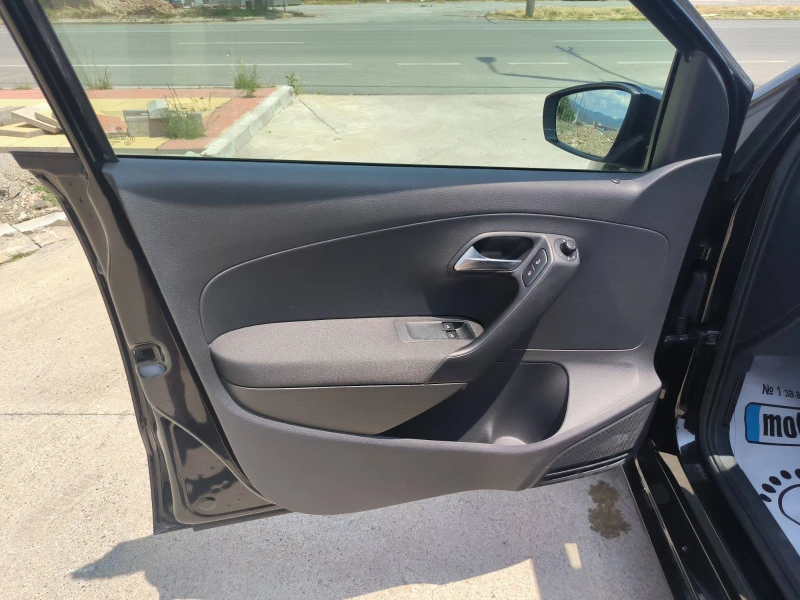 VW Polo 1.2i-Navi-Euro-5B, снимка 12 - Автомобили и джипове - 50583072