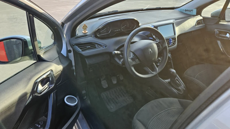 Peugeot 208, снимка 6 - Автомобили и джипове - 51969103