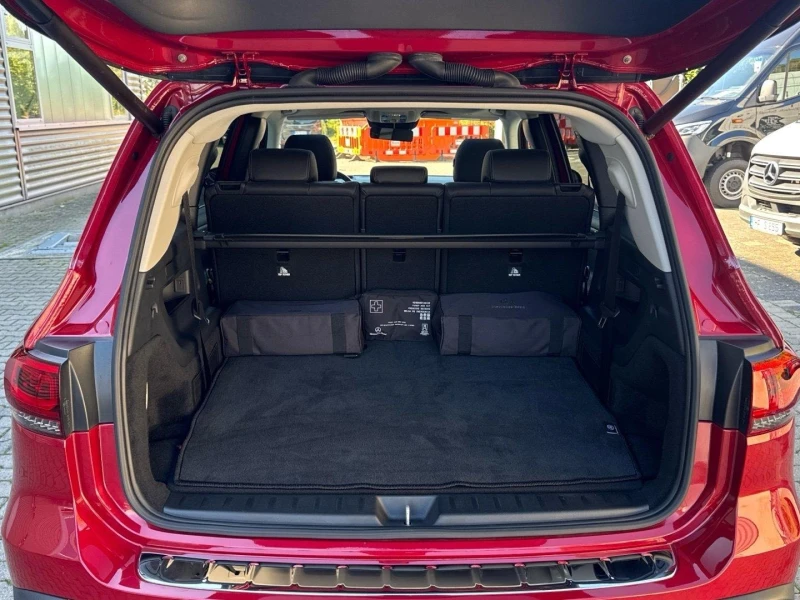 Mercedes-Benz EQB 350* 4M* AMG* 7МЕСТЕН* BURM* PANO* DISTR* KEYLESS*, снимка 13 - Автомобили и джипове - 51922501