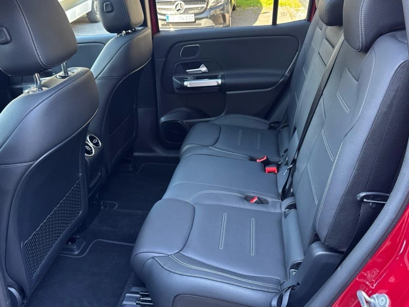 Mercedes-Benz EQB 350* 4M* AMG* 7МЕСТЕН* BURM* PANO* DISTR* KEYLESS*, снимка 12 - Автомобили и джипове - 51922501