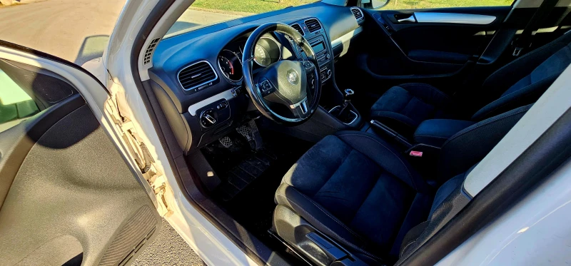 VW Golf  1.6 ФАБРИЧНА ГАЗ, снимка 8 - Автомобили и джипове - 52208632