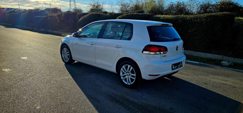 VW Golf  1.6 ФАБРИЧНА ГАЗ, снимка 2 - Автомобили и джипове - 52208632