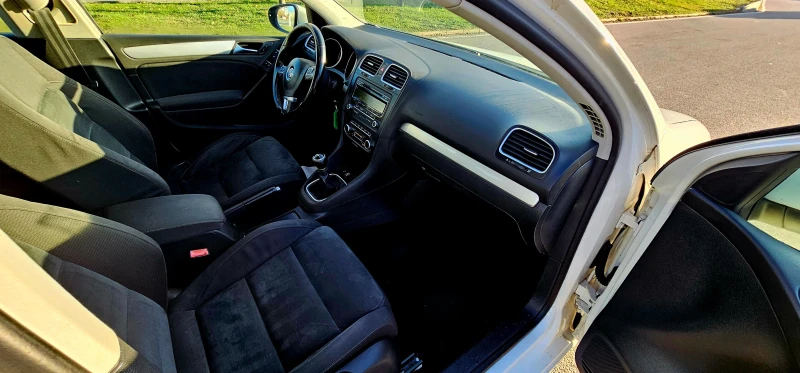 VW Golf  1.6 ФАБРИЧНА ГАЗ, снимка 12 - Автомобили и джипове - 52208632