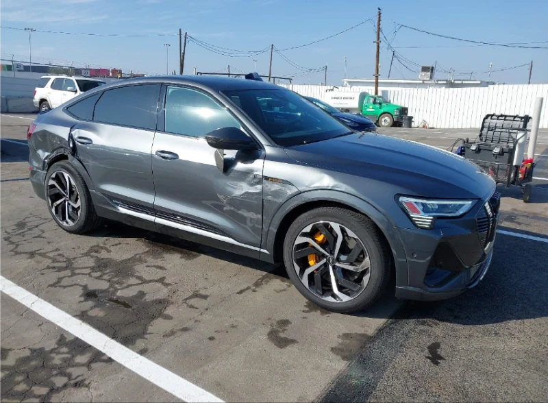 Audi E-Tron S LINE QUATTRO* ОБДУХВАНЕ* Bang & Olufsen* ПОДГРЕВ, снимка 8 - Автомобили и джипове - 52713611