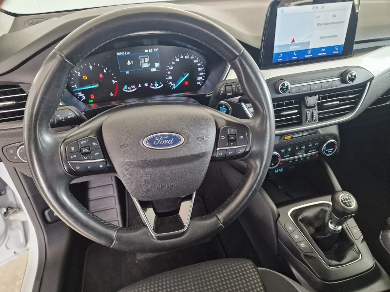 Ford Focus 1.5 120kc, снимка 12 - Автомобили и джипове - 53365934
