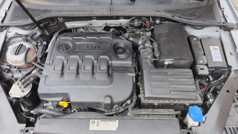 VW Passat  2.0 TDI (150 к.с.) | New Navi & Ambiligh, снимка 9 - Автомобили и джипове - 53434705