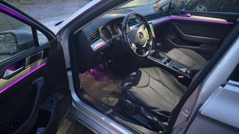 VW Passat  2.0 TDI (150 к.с.) | New Navi & Ambiligh, снимка 12 - Автомобили и джипове - 53434705