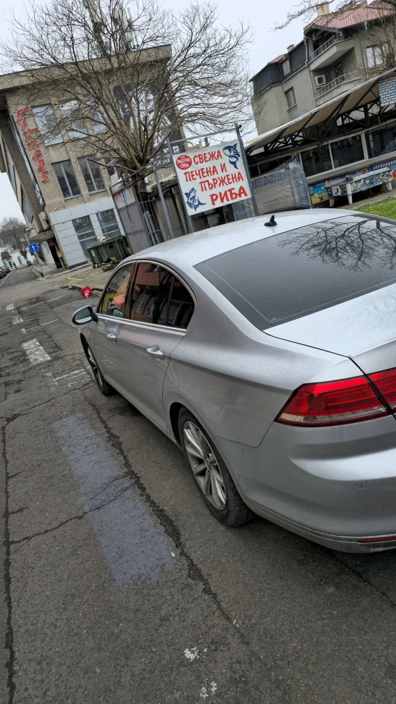 VW Passat  2.0 TDI (150 к.с.) | New Navi & Ambiligh, снимка 4 - Автомобили и джипове - 53434705