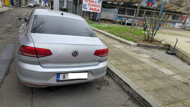 VW Passat  2.0 TDI (150 к.с.) | New Navi & Ambiligh, снимка 6 - Автомобили и джипове - 53434705
