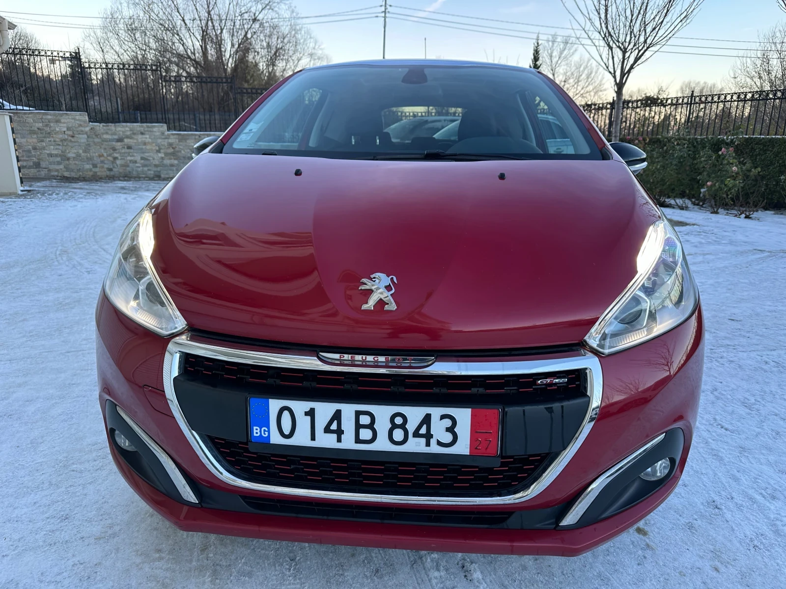 Peugeot 208 1.2t GT line+ LED+ PANORAMA+ 119000km+ euro 6b - изображение 2