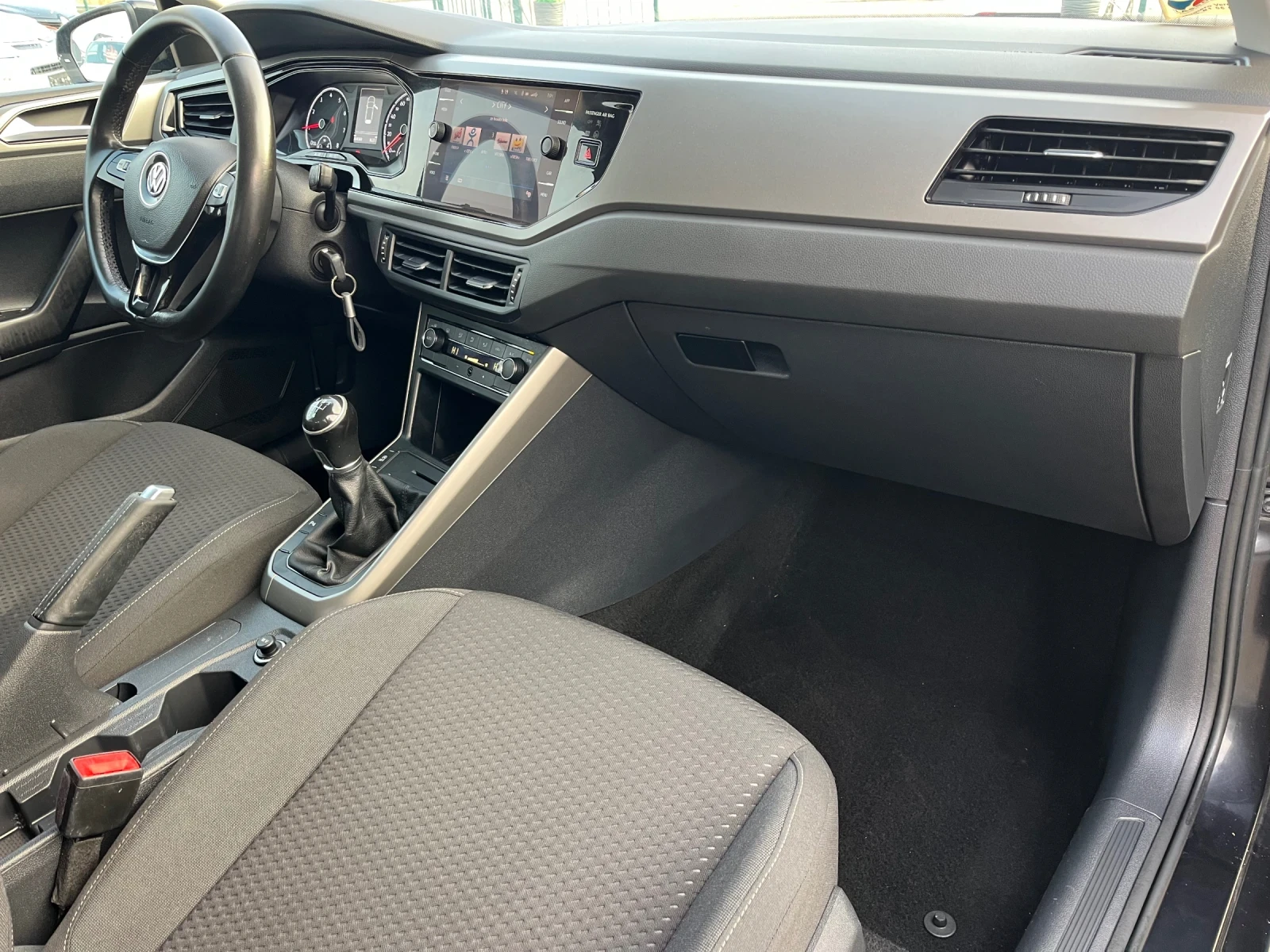 VW Polo 1.0 75к.с, дистроник, климатроник, лед | Mobile.bg — изображение 13