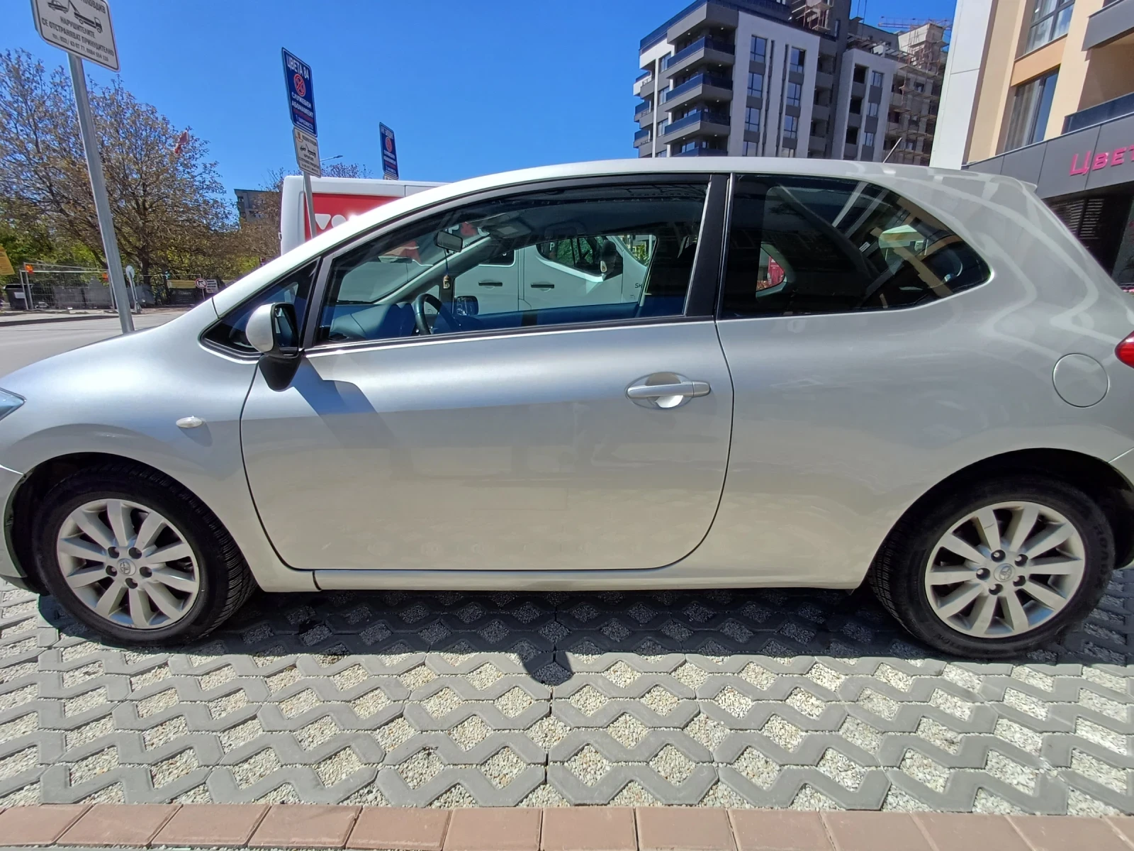 Toyota Auris 2.0-D4D - изображение 8