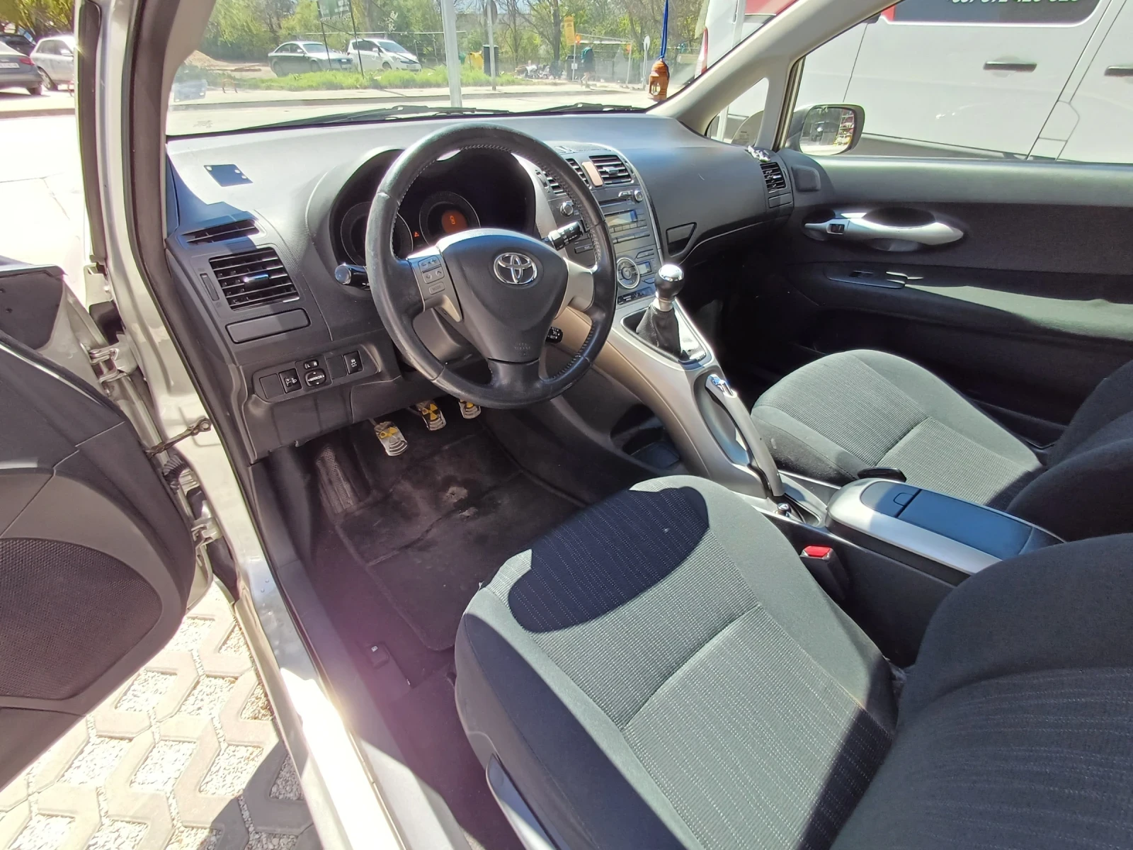 Toyota Auris 2.0-D4D - изображение 10