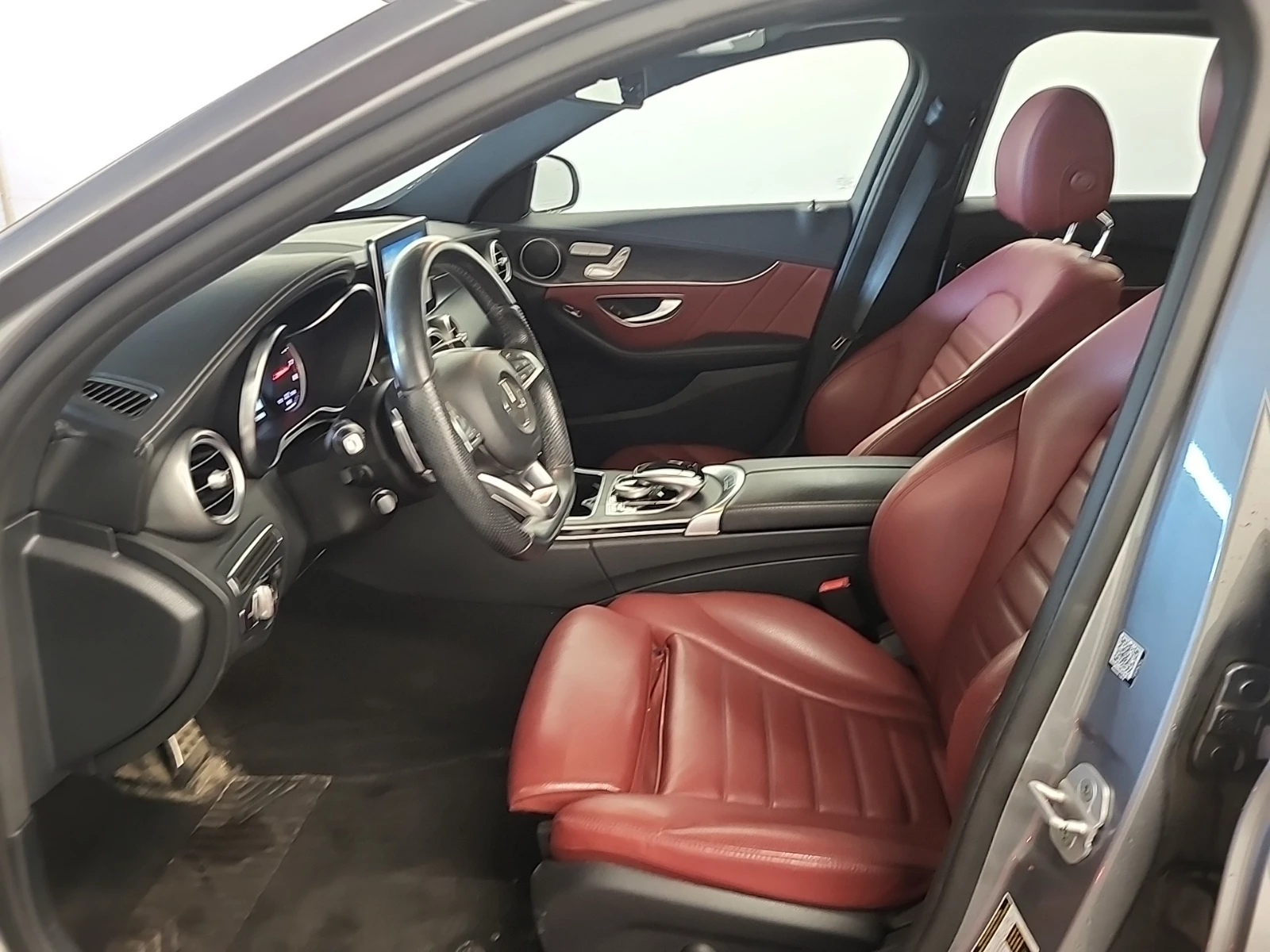Mercedes-Benz C 300 * LUXURY* * АВТОКРЕДИТ* * ЦЕНА ДО БЪЛГАРИЯ*  - изображение 9