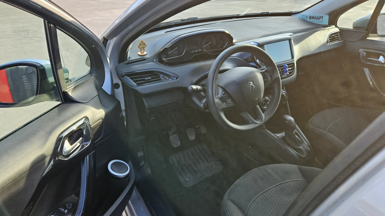 Peugeot 208  - изображение 6