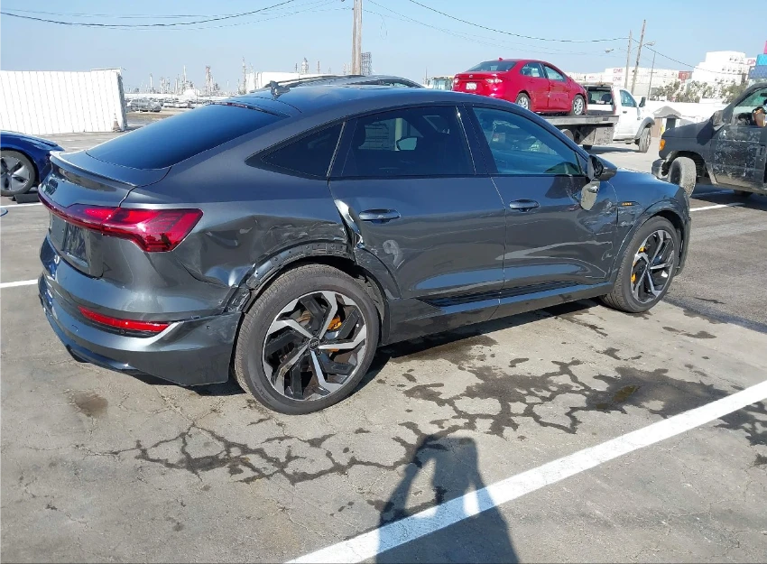 Audi E-Tron S LINE QUATTRO* ОБДУХВАНЕ* Bang & Olufsen* ПОДГРЕВ - изображение 6