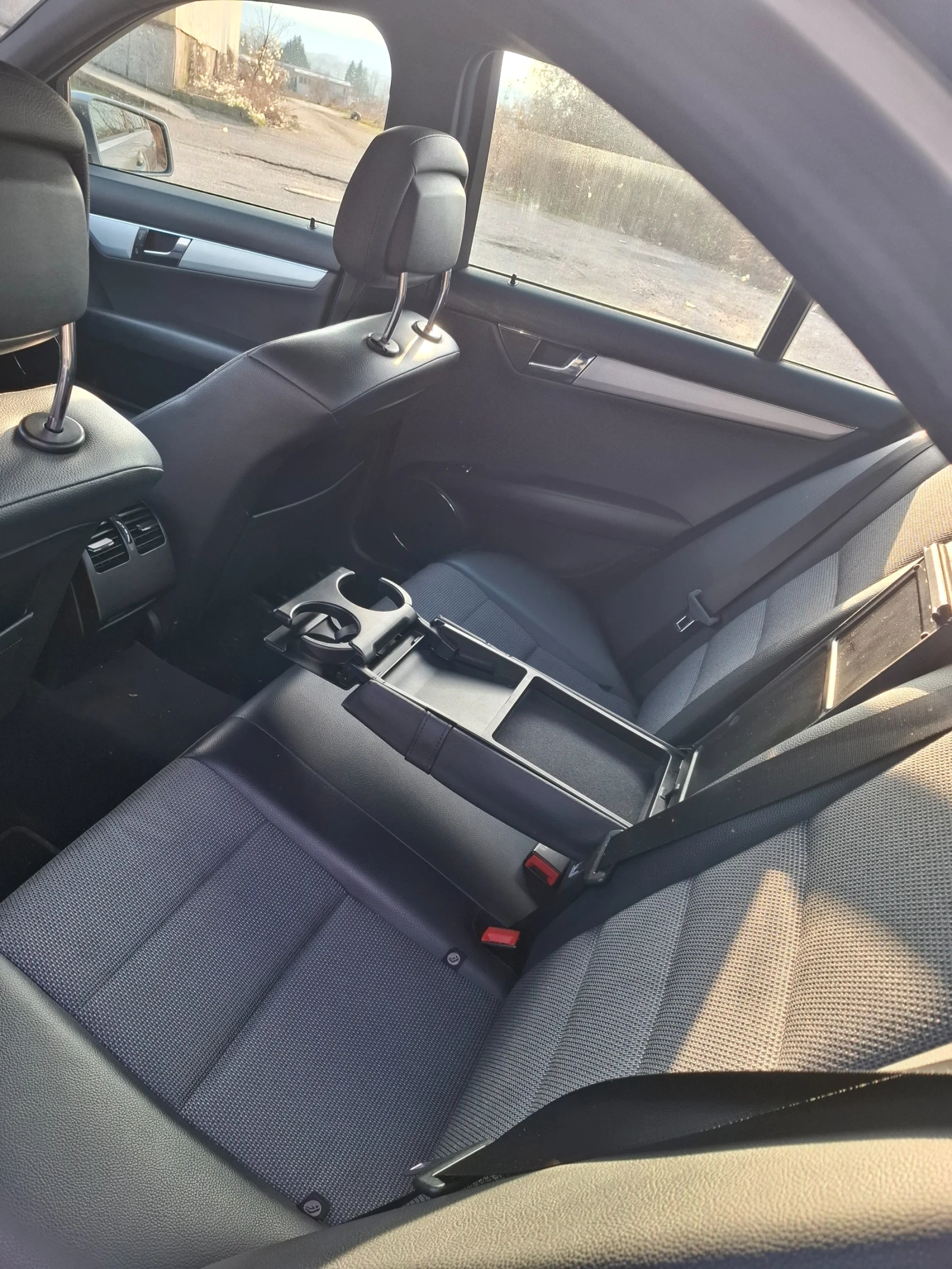 Mercedes-Benz C 220 AMG, снимка 15 - Автомобили и джипове - 53727304