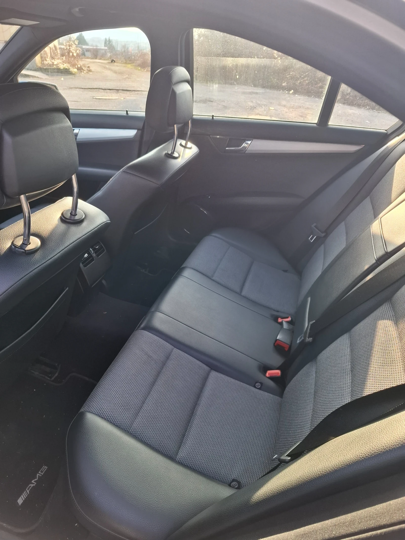 Mercedes-Benz C 220 AMG, снимка 14 - Автомобили и джипове - 53727304