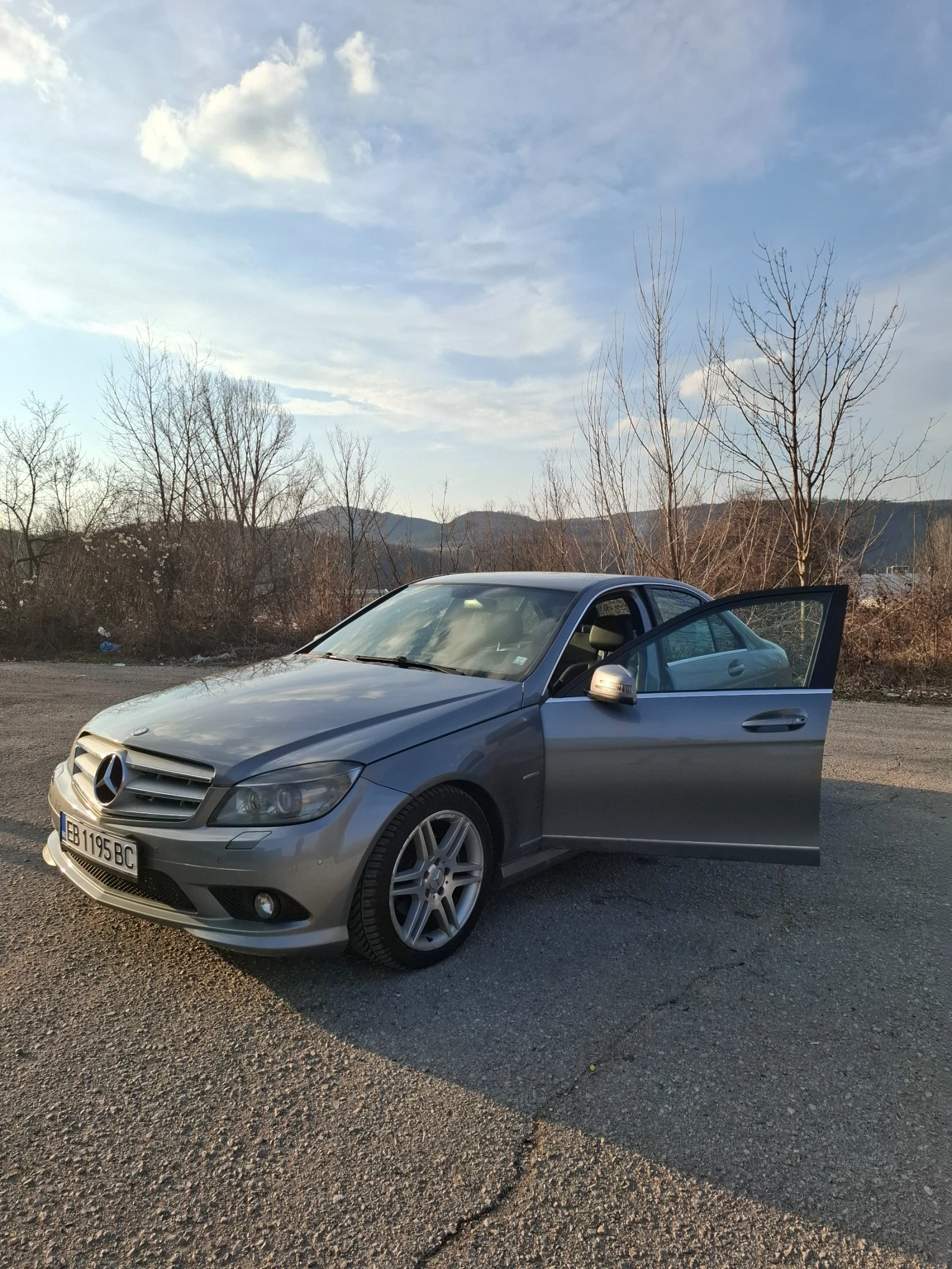 Mercedes-Benz C 220 AMG, снимка 7 - Автомобили и джипове - 53727304