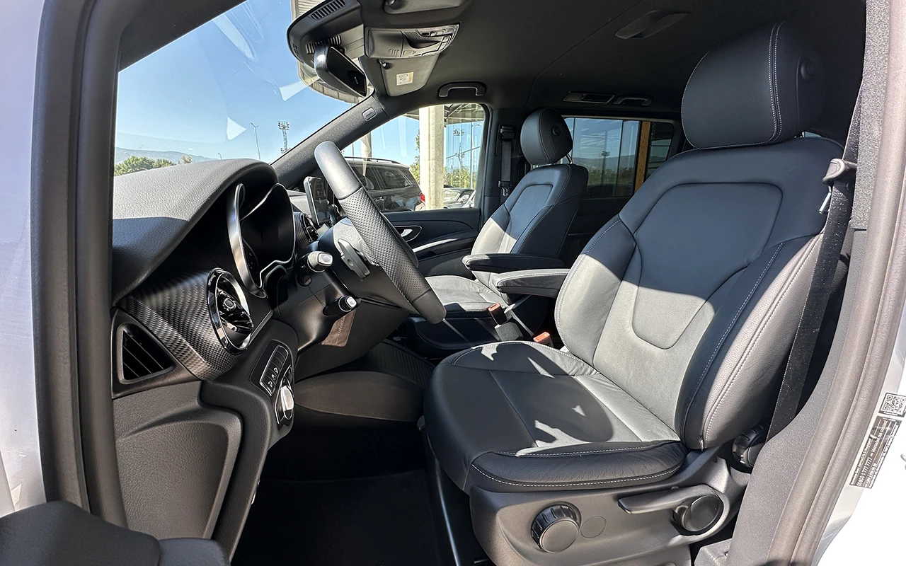 Mercedes-Benz V 300 d 4M AMG Extralong, снимка 6 - Автомобили и джипове - 53876394